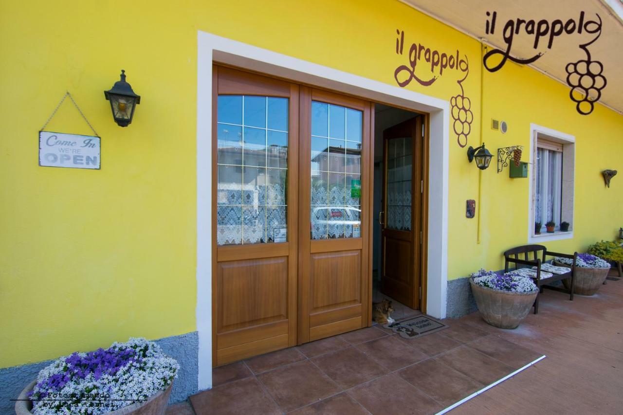 B&B Il Grappolo Foresteria Lombarda Сирмионе Экстерьер фото