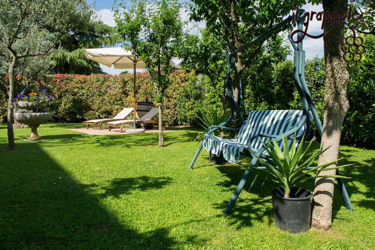 B&B Il Grappolo Foresteria Lombarda Сирмионе Экстерьер фото