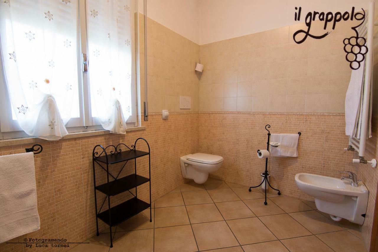 B&B Il Grappolo Foresteria Lombarda Сирмионе Экстерьер фото
