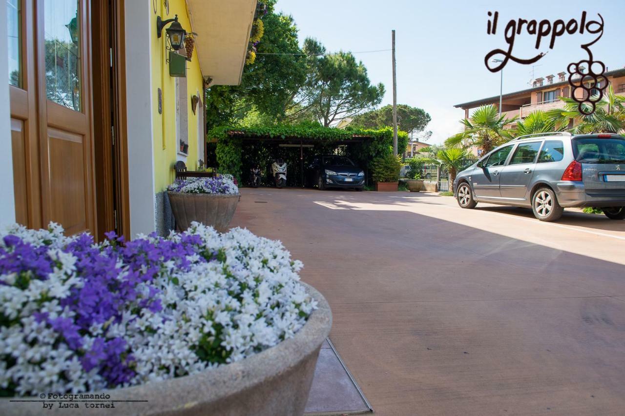 B&B Il Grappolo Foresteria Lombarda Сирмионе Экстерьер фото